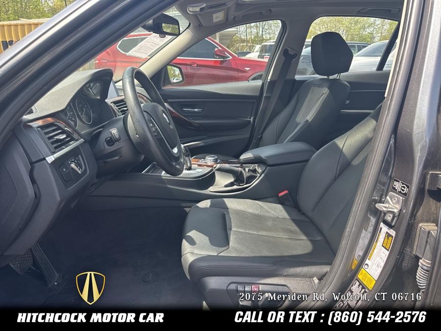 Vehicle image 21 of 31