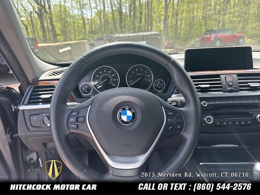 Vehicle image 22 of 31