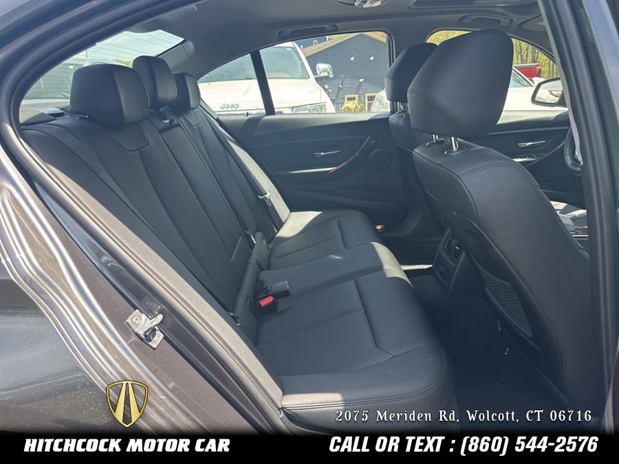 Vehicle image 27 of 31