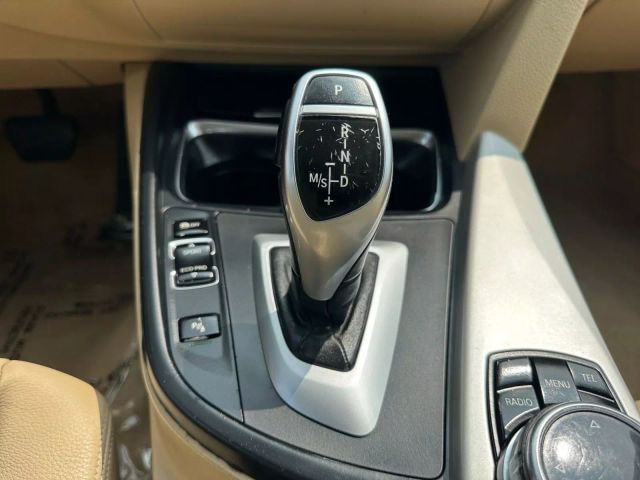 Vehicle image 15 of 25