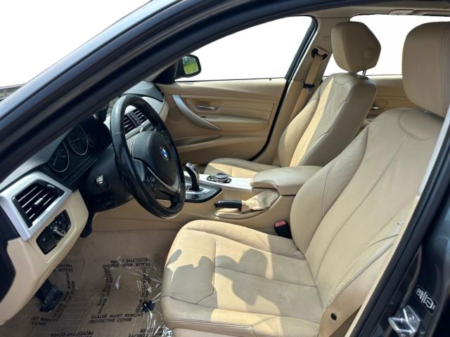 Vehicle image 10 of 25
