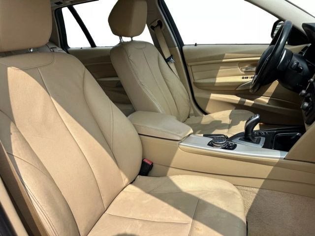 Vehicle image 17 of 25