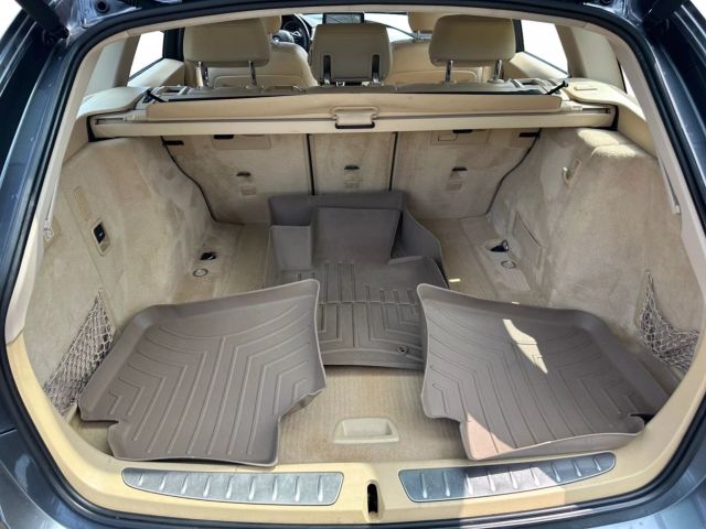 Vehicle image 19 of 25