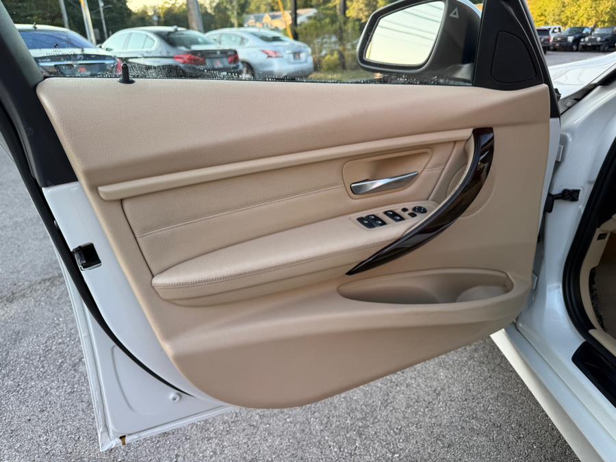 Vehicle image 28 of 38