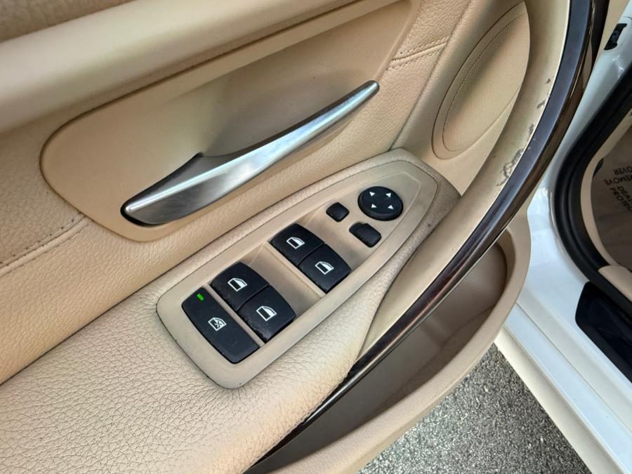 Vehicle image 33 of 38