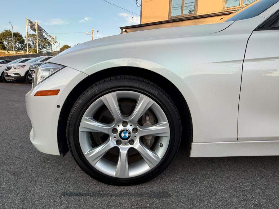 Vehicle image 7 of 38