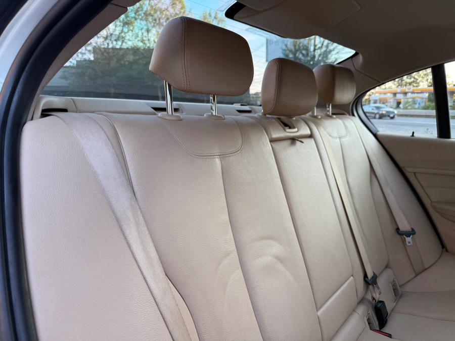 Vehicle image 11 of 38