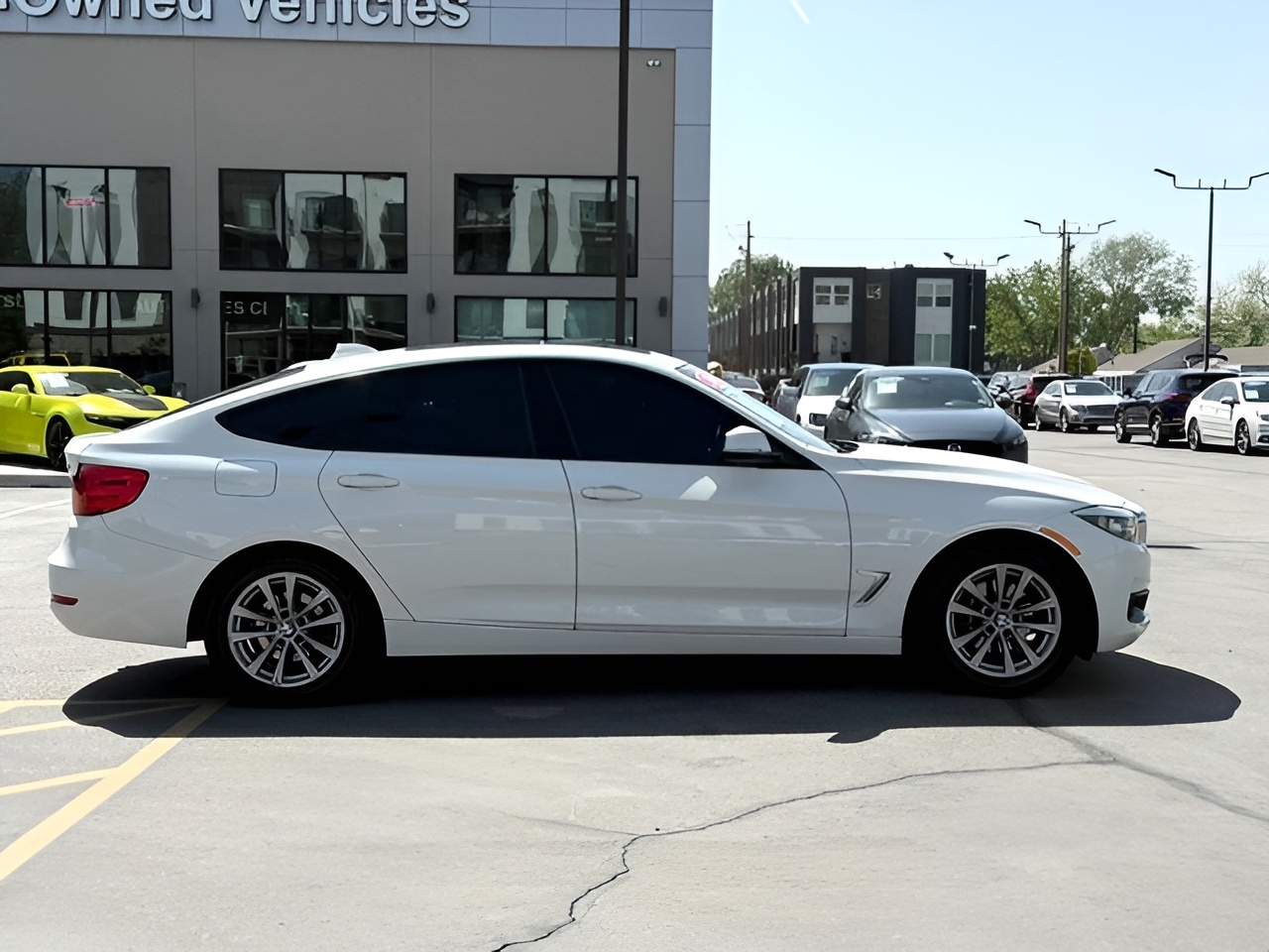 Vehicle image 31 of 35