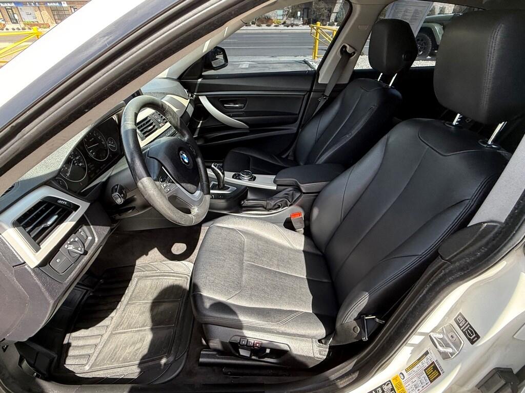 Vehicle image 13 of 35