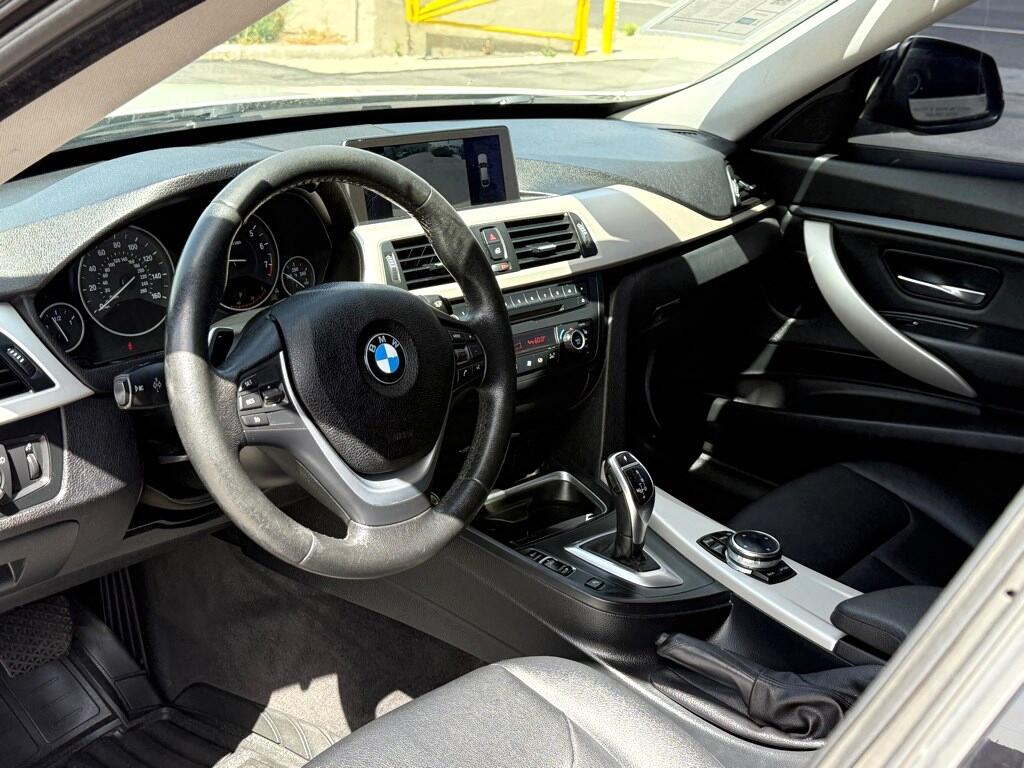 Vehicle image 11 of 35
