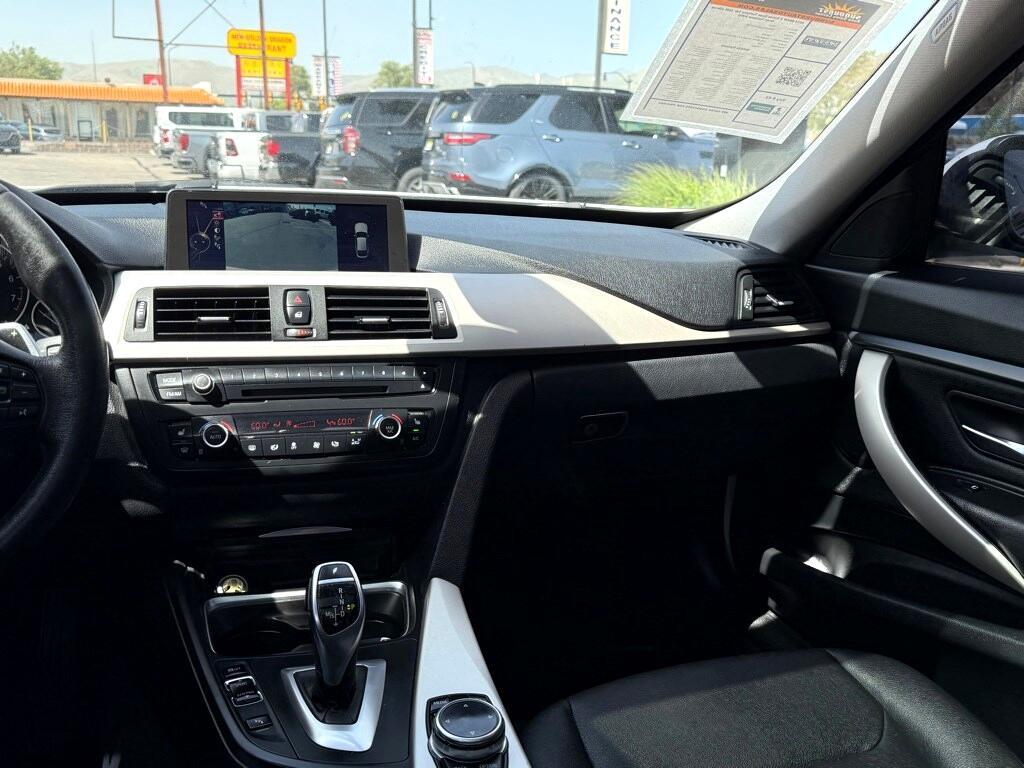 Vehicle image 19 of 35
