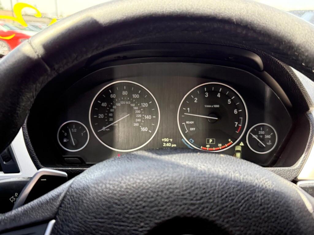 Vehicle image 21 of 35