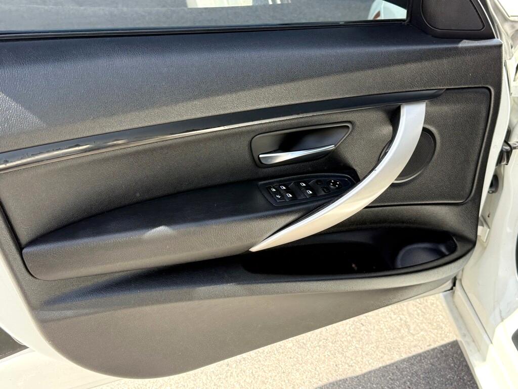 Vehicle image 10 of 35