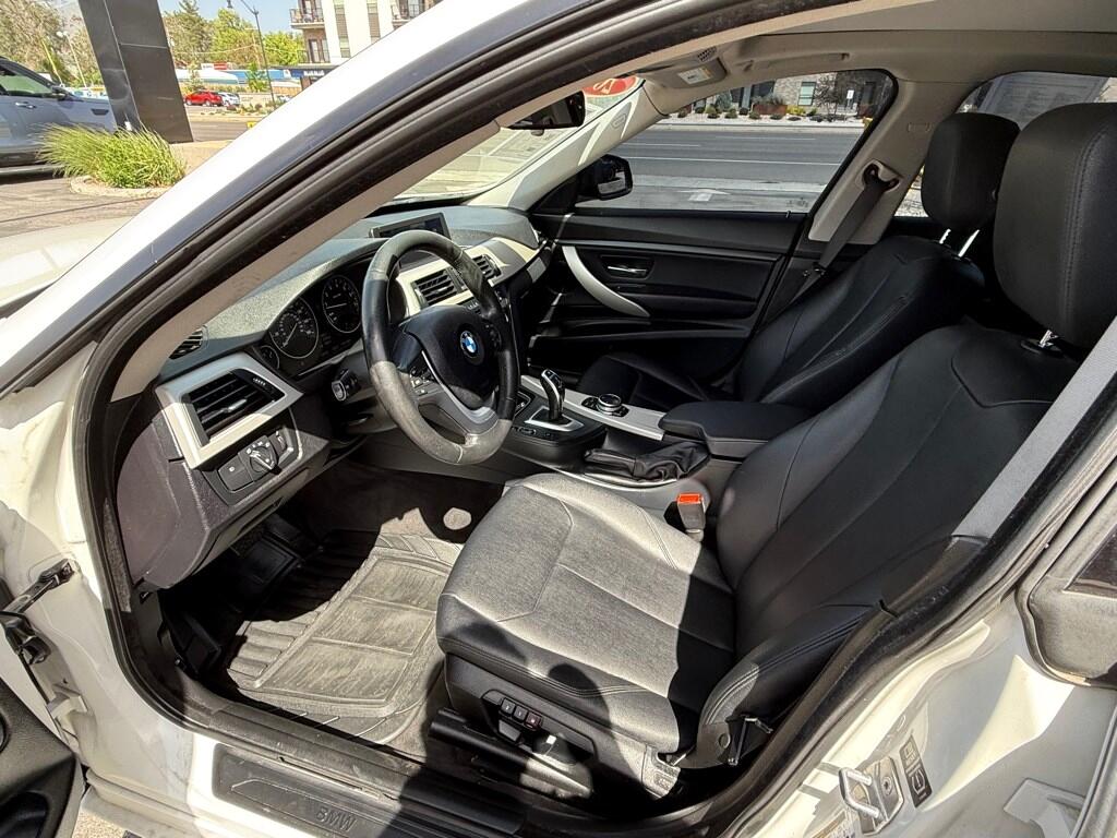 Vehicle image 12 of 35