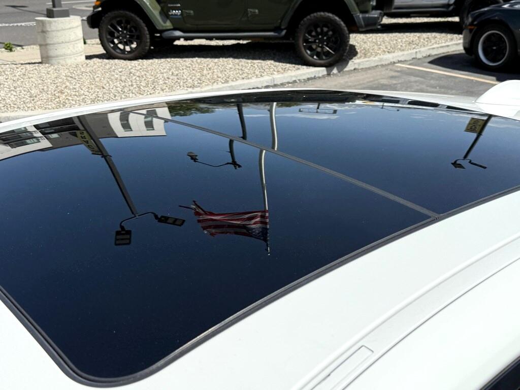 Vehicle image 9 of 35