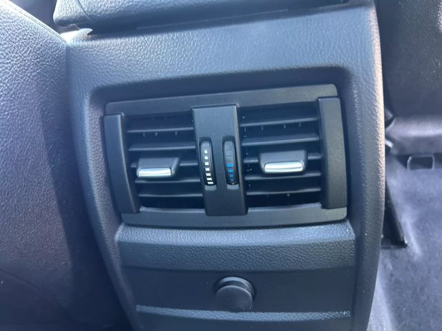 Vehicle image 20 of 30