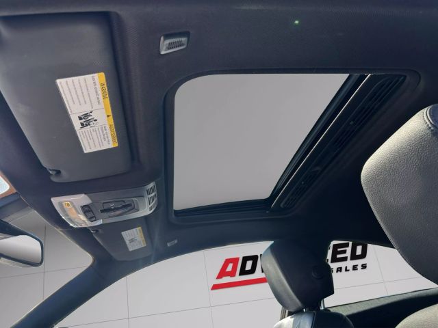 Vehicle image 18 of 30