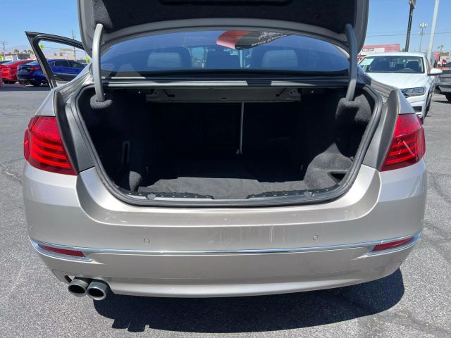 Vehicle image 22 of 30