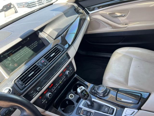 Vehicle image 15 of 30
