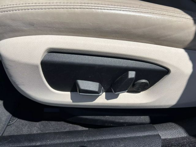 Vehicle image 18 of 30