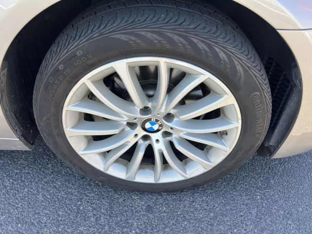 Vehicle image 26 of 30