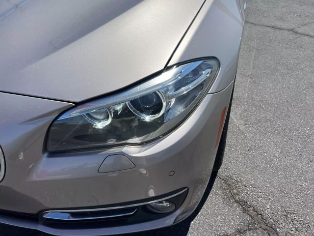 Vehicle image 9 of 30