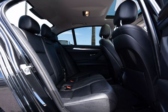 Vehicle image 15 of 22