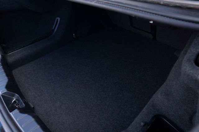 Vehicle image 9 of 22