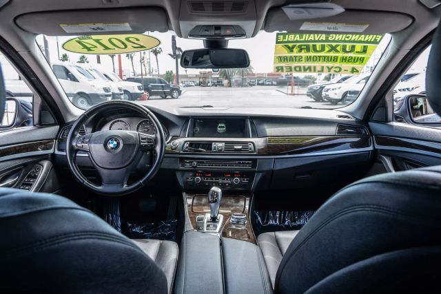 Vehicle image 10 of 22