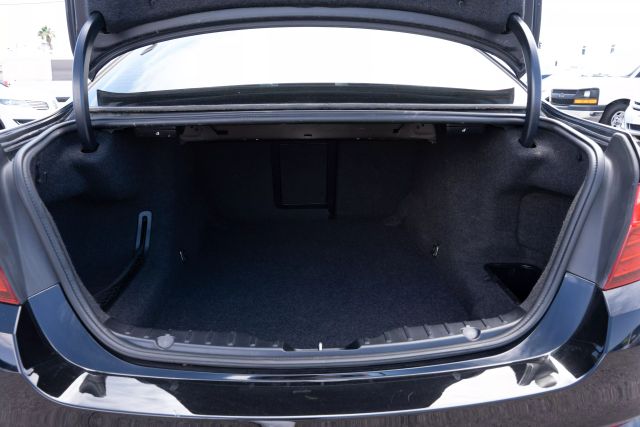 Vehicle image 8 of 22
