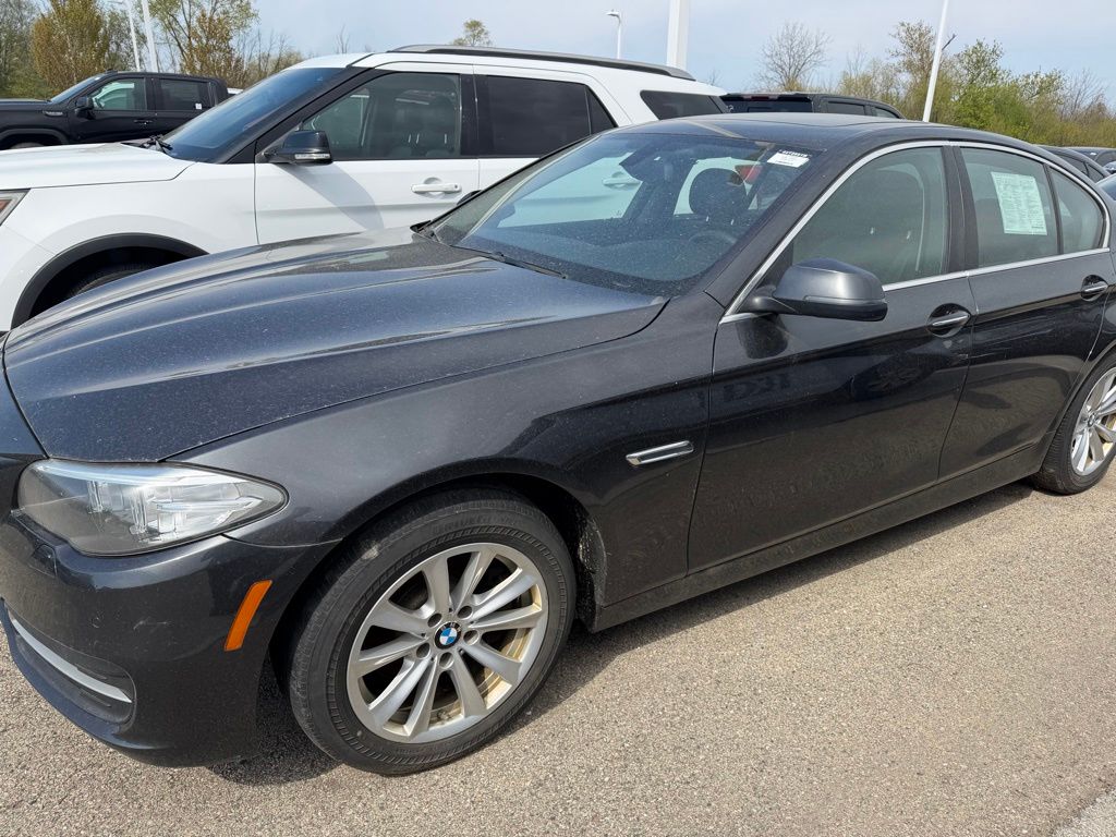 2014 BMW 5 Series 528i xDrive Image 2 of 23