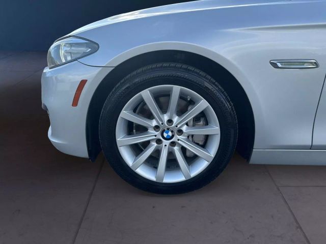 Vehicle image 9 of 30