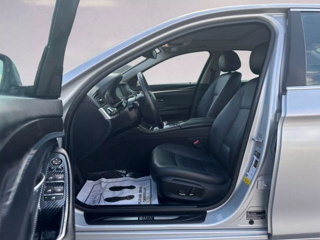 Vehicle image 11 of 30