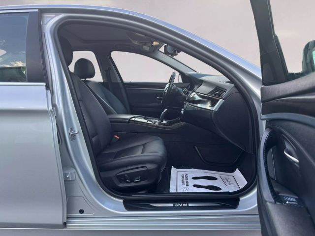 Vehicle image 21 of 30