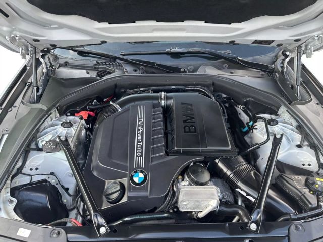Vehicle image 22 of 30