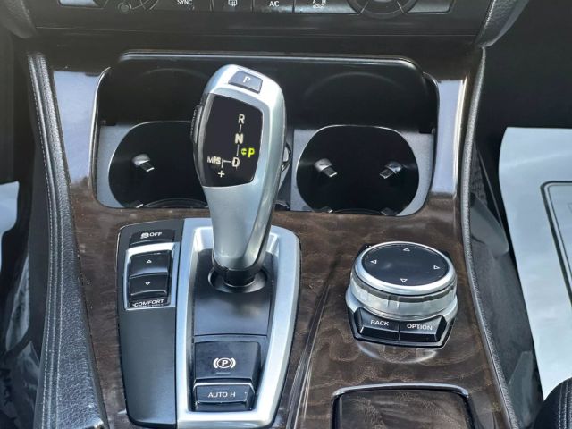 Vehicle image 15 of 30