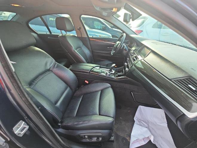 Vehicle image 7 of 8