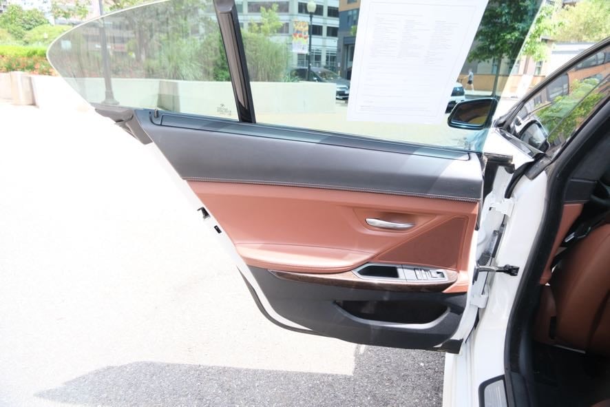 Vehicle image 20 of 43