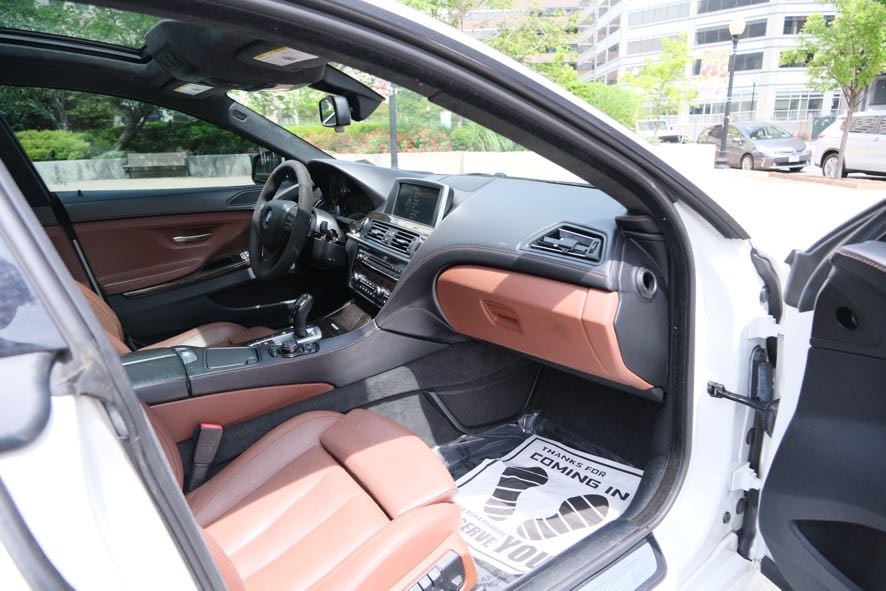 Vehicle image 33 of 43