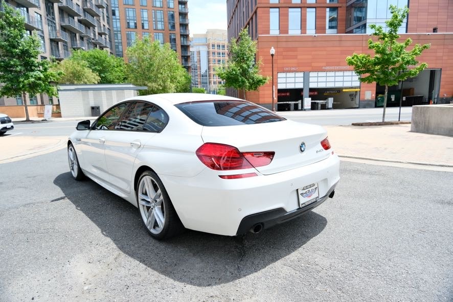 Vehicle image 7 of 43