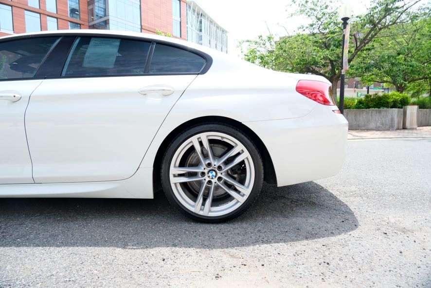Vehicle image 10 of 43