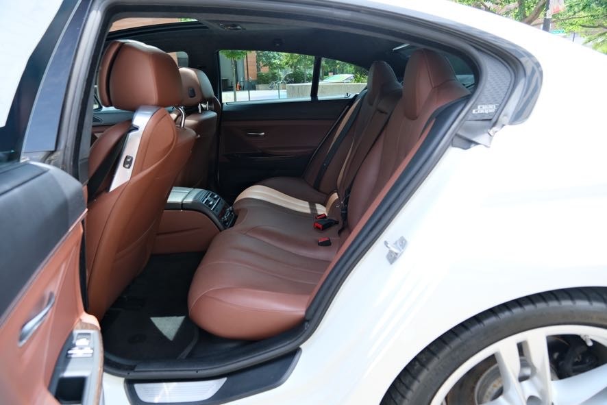 Vehicle image 19 of 43
