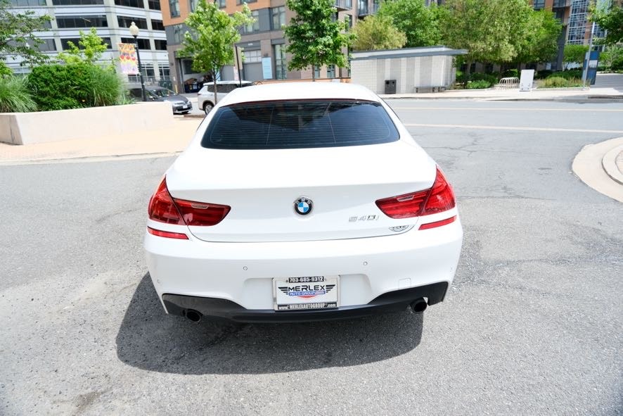 Vehicle image 8 of 43