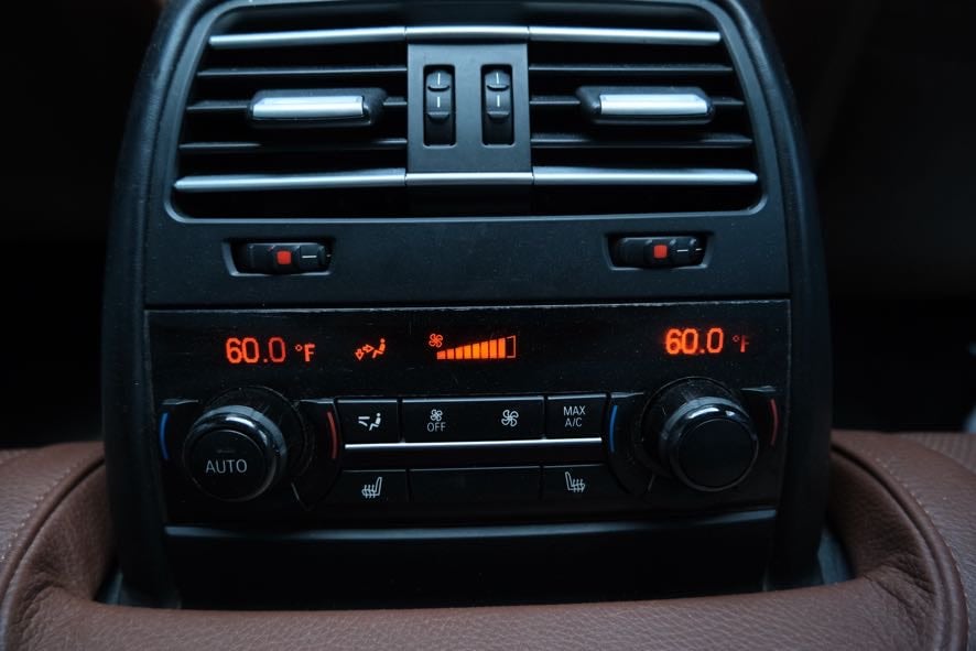 Vehicle image 26 of 43
