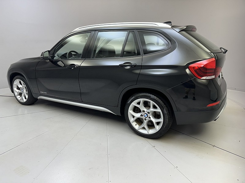 Vehicle image 8 of 39