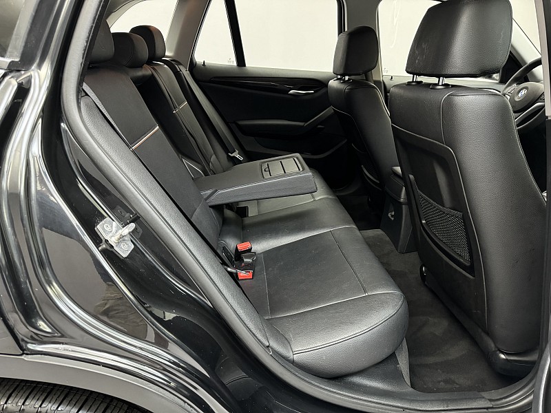Vehicle image 18 of 39