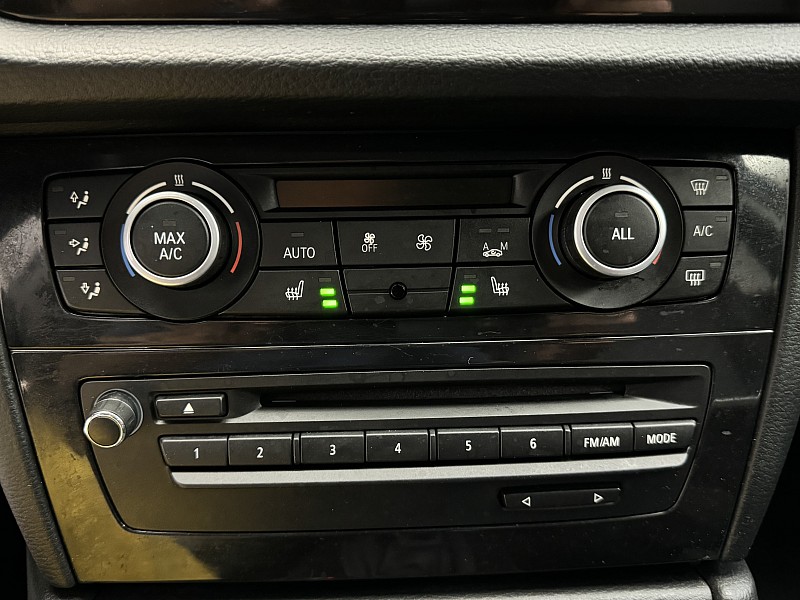 Vehicle image 35 of 39