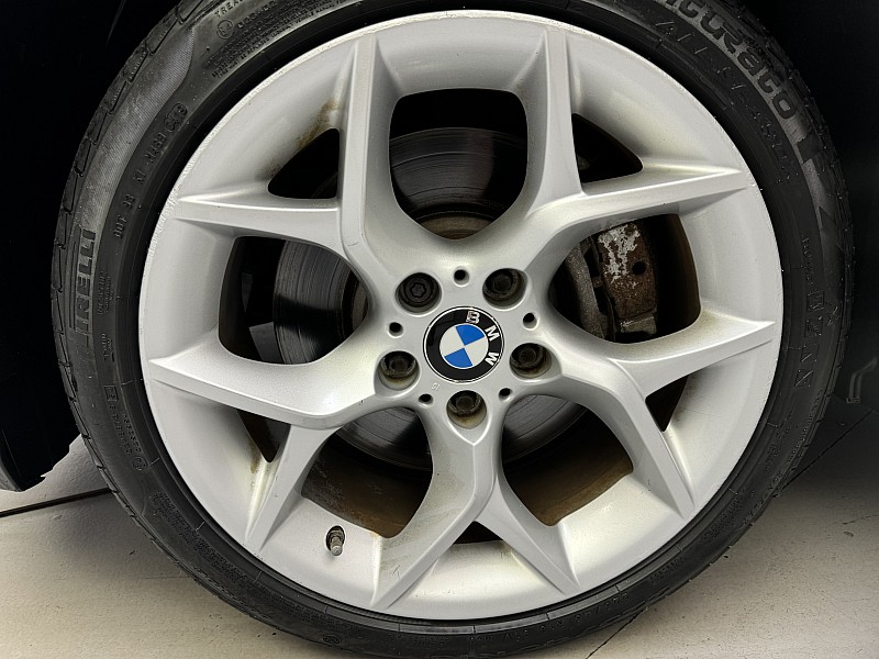 Vehicle image 9 of 39
