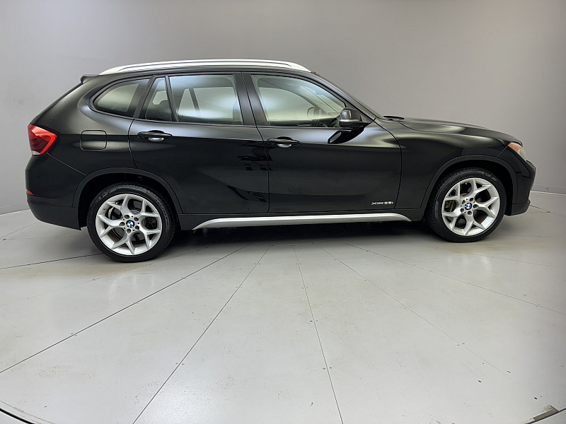 Vehicle image 5 of 39