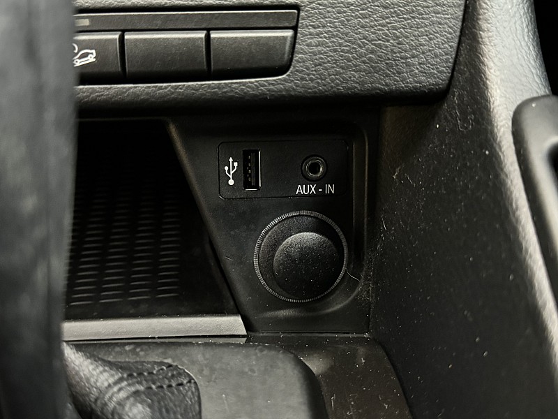Vehicle image 32 of 39